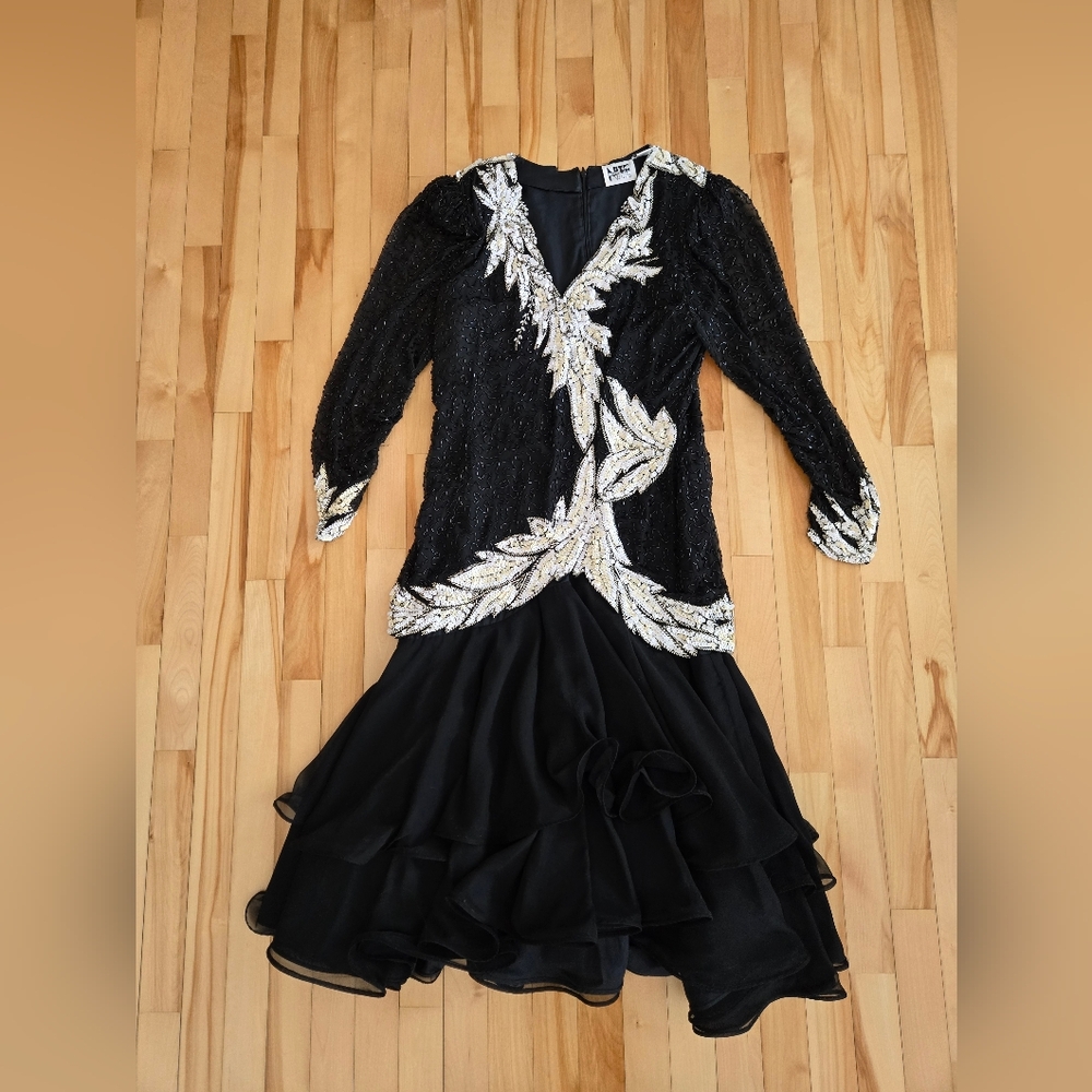 Elegant Black and Silver Sequined Vintage Black Tie Dress Size 14, See Photos